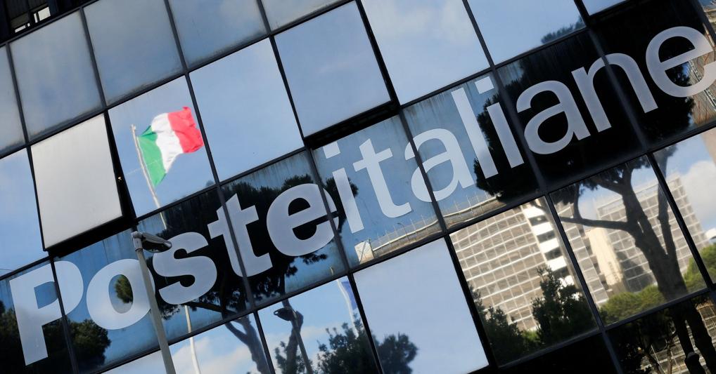Poste Italiane sale prima dei conti e dell aggiornamento del piano